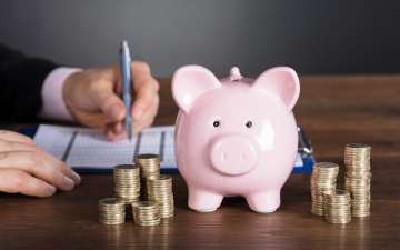 4 Consejos efectivos para ahorrar dinero cada mes y cada vez más.