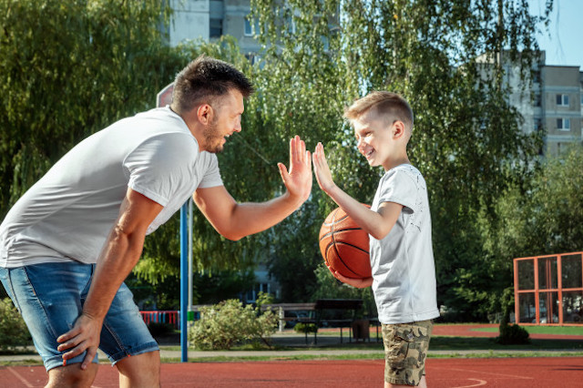6 consejos para escoger la escuela de baloncesto en Bogotá correcta para tu hijo