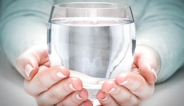 5 razones que te convencerán de tomar agua todos los días