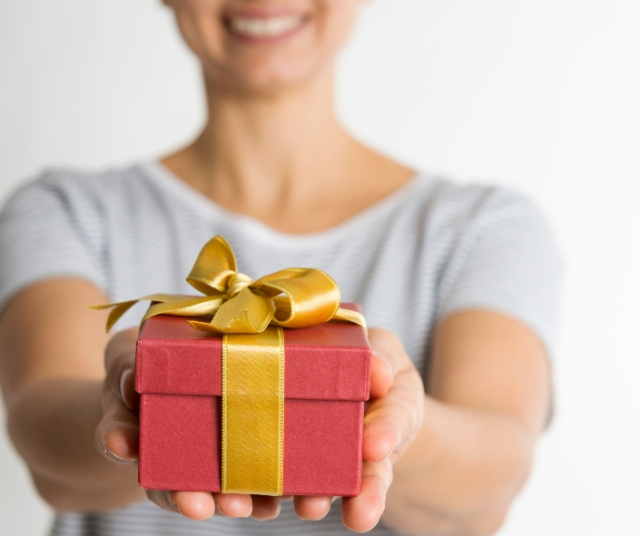 Comment faire des boîtes à surprises : Idées et étapes pour créer des cadeaux originaux