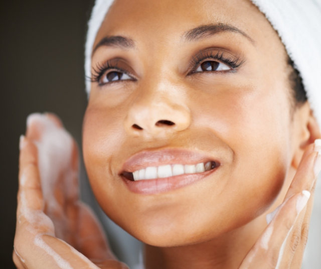Façons d'exfolier la peau : Guide complet pour une peau éclatante