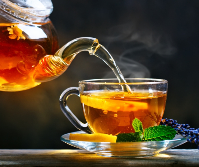 What are the benefits of black tea? 